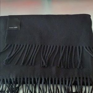 Canada goose solid woven scarf